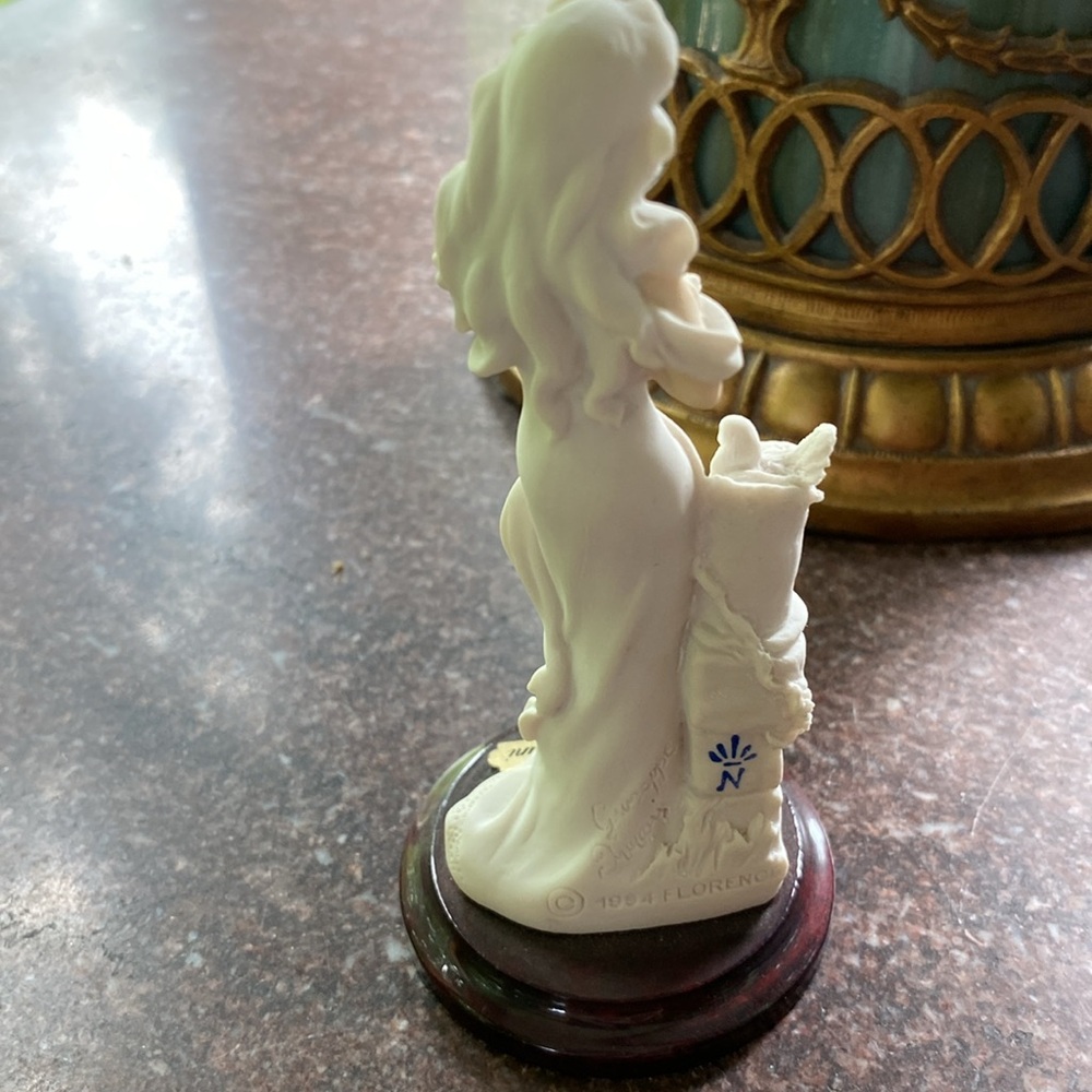Porcelain Figurine by Giuseppe Armani - Picture 4 of 6